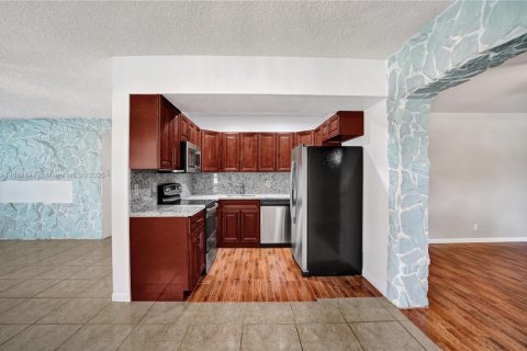 Снять в аренду виллу или дом в Холливуд, Флорида 4 спальни, 171.4м2, № 1955267 - фото 15