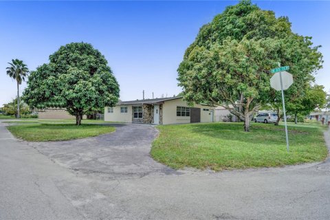 Снять в аренду виллу или дом в Холливуд, Флорида 4 спальни, 171.4м2, № 1955267 - фото 4