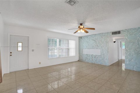 Снять в аренду виллу или дом в Холливуд, Флорида 4 спальни, 171.4м2, № 1955267 - фото 9