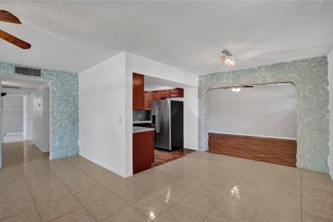 Снять в аренду виллу или дом в Холливуд, Флорида 4 спальни, 171.4м2, № 1955267 - фото 16