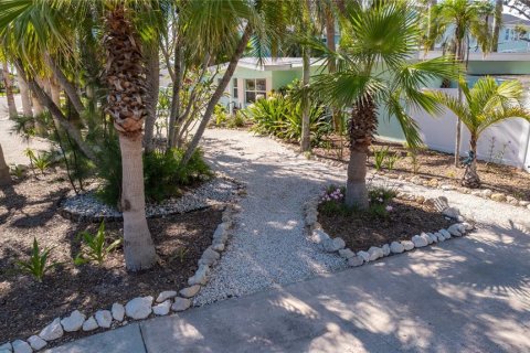 House in Belleair Beach, Florida 3 bedrooms, 215.16 sq.m. № 1816827 - photo 8