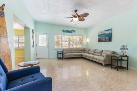 House in Belleair Beach, Florida 3 bedrooms, 215.16 sq.m. № 1816827 - photo 15