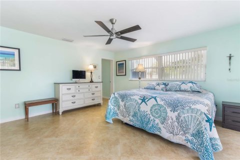 House in Belleair Beach, Florida 3 bedrooms, 215.16 sq.m. № 1816827 - photo 26