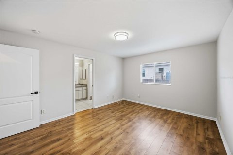 Villa ou maison à louer à North Port, Floride: 3 chambres, 131.27 m2 № 2105333 - photo 13