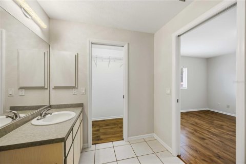 Villa ou maison à louer à North Port, Floride: 3 chambres, 131.27 m2 № 2105333 - photo 17