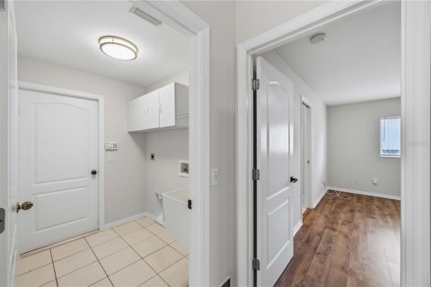 Villa ou maison à louer à North Port, Floride: 3 chambres, 131.27 m2 № 2105333 - photo 15