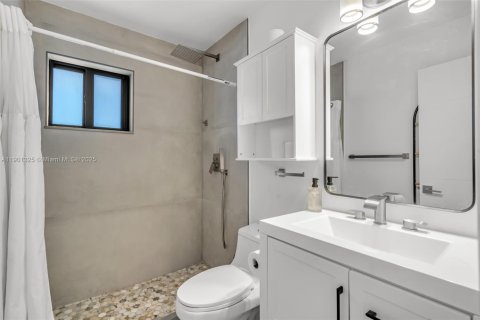 Casa en venta en Miami, Florida, 3 dormitorios, 139.35 m2 № 1951528 - foto 24
