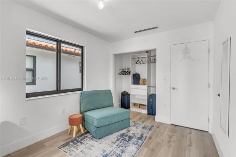 Casa en venta en Miami, Florida, 3 dormitorios, 139.35 m2 № 1951528 - foto 25