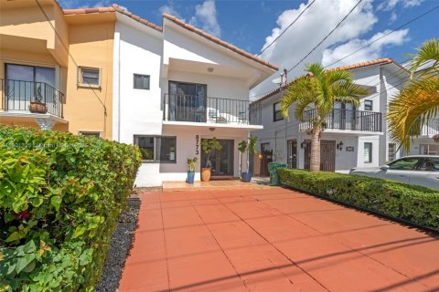 Casa en venta en Miami, Florida, 3 dormitorios, 139.35 m2 № 1951528 - foto 3