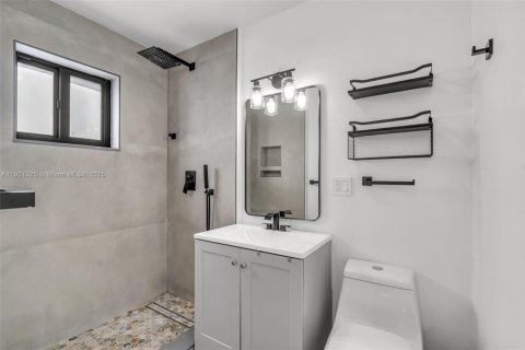 Casa en venta en Miami, Florida, 3 dormitorios, 139.35 m2 № 1951528 - foto 19
