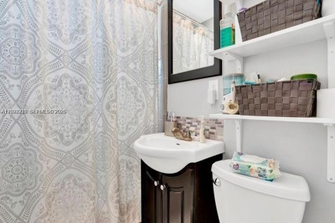 Casa en venta en Pembroke Pines, Florida, 3 dormitorios, 132.48 m2 № 2240660 - foto 21