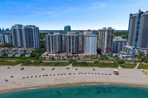 Condominio en venta en Miami Beach, Florida, 3 dormitorios, 149.11 m2 № 1983412 - foto 18