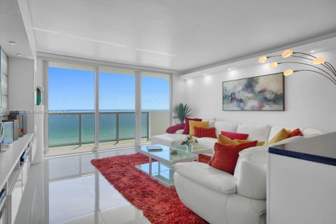 Condominio en venta en Miami Beach, Florida, 3 dormitorios, 149.11 m2 № 1983412 - foto 3
