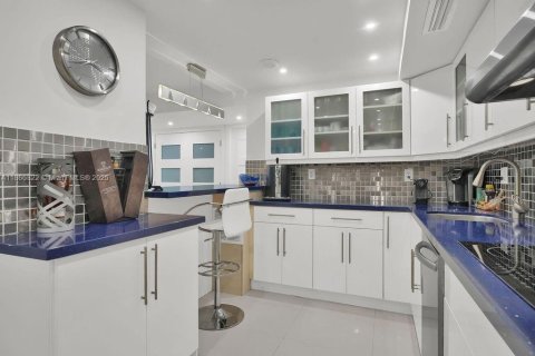 Condominio en venta en Miami Beach, Florida, 3 dormitorios, 149.11 m2 № 1983412 - foto 8