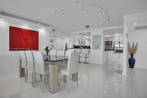 Condominio en venta en Miami Beach, Florida, 3 dormitorios, 149.11 m2 № 1983412 - foto 6