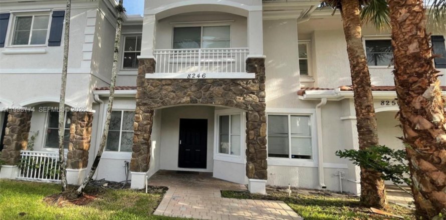 Adosado en Miramar, Florida 3 dormitorios, 121.33 m2 № 2060939