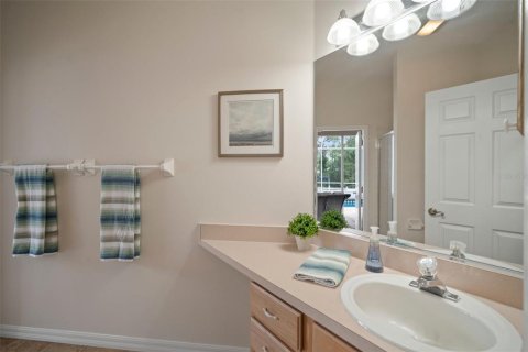 House in Bradenton, Florida 7 bedrooms, 487.74 sq.m. № 1642081 - photo 14