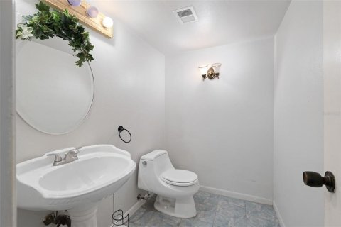 Townhouse in Longwood, Florida 4 bedrooms, 236.53 sq.m. № 2220068 - photo 8