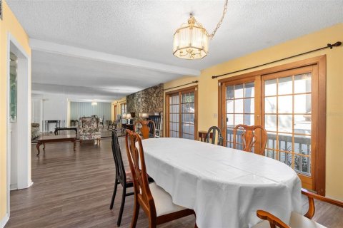Townhouse in Longwood, Florida 4 bedrooms, 236.53 sq.m. № 2220068 - photo 14