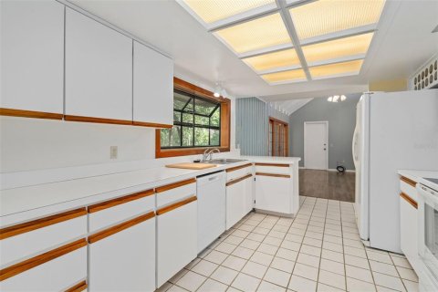Townhouse in Longwood, Florida 4 bedrooms, 236.53 sq.m. № 2220068 - photo 6