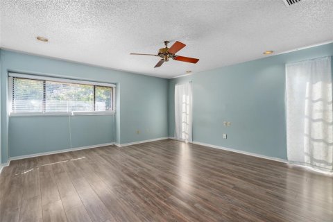 Townhouse in Longwood, Florida 4 bedrooms, 236.53 sq.m. № 2220068 - photo 24