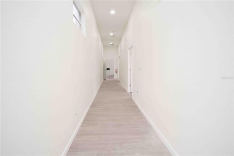 Propiedad comercial en alquiler en Wildwood, Florida, 176.89 m2 № 1536355 - foto 8