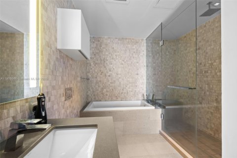 Купить кондоминиум в Майами, Флорида 1 спальня, 81.66м2, № 2061543 - фото 13