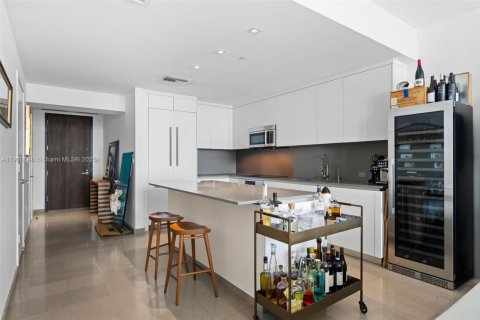 Купить кондоминиум в Майами, Флорида 1 спальня, 81.66м2, № 2061543 - фото 3