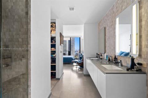Купить кондоминиум в Майами, Флорида 1 спальня, 81.66м2, № 2061543 - фото 12