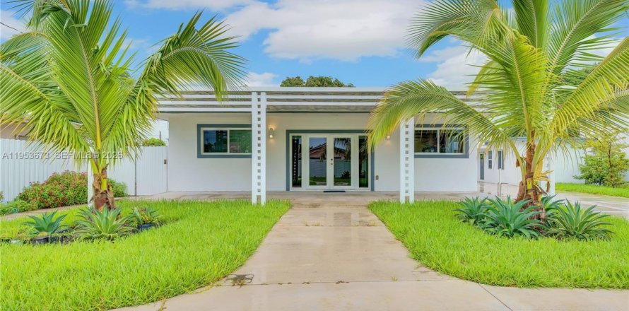 Villa ou maison à Miami, Floride 4 chambres, 218.51 m2 № 2010088