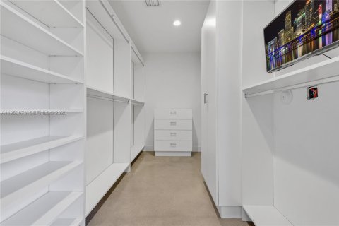 Villa ou maison à vendre à Miami, Floride: 4 chambres, 218.51 m2 № 2010088 - photo 22