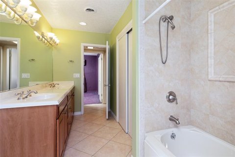 Villa ou maison à vendre à Belle Isle, Floride: 3 chambres, 200.58 m2 № 2431744 - photo 17