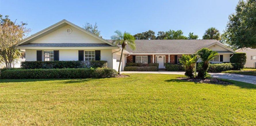 Villa ou maison à Belle Isle, Floride 3 chambres, 200.58 m2 № 2431744