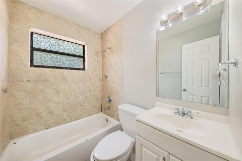 Villa ou maison à vendre à Margate, Floride: 4 chambres, 119.66 m2 № 1770617 - photo 16