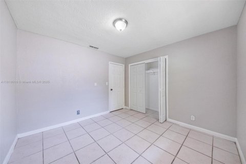Villa ou maison à vendre à Margate, Floride: 4 chambres, 119.66 m2 № 1770617 - photo 12