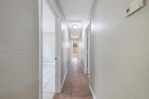 Villa ou maison à vendre à Margate, Floride: 4 chambres, 119.66 m2 № 1770617 - photo 11
