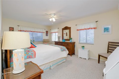 Condo in Venice, Florida, 2 bedrooms № 2142365 - photo 26