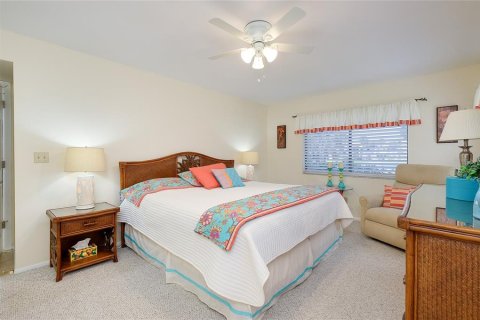 Condo in Venice, Florida, 2 bedrooms № 2142365 - photo 27