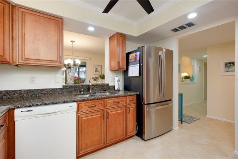 Condo in Venice, Florida, 2 bedrooms № 2142365 - photo 9