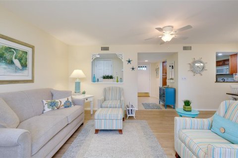 Condo in Venice, Florida, 2 bedrooms № 2142365 - photo 15