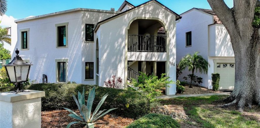 Condo in Venice, Florida, 2 bedrooms № 2142365