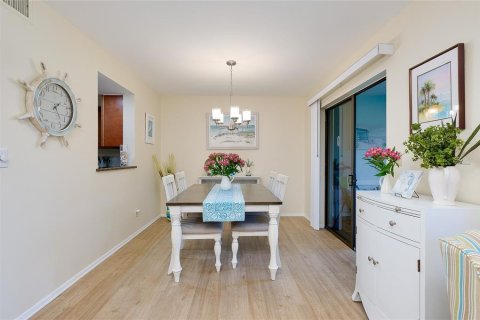 Condo in Venice, Florida, 2 bedrooms № 2142365 - photo 20
