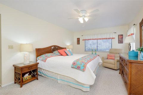 Condo in Venice, Florida, 2 bedrooms № 2142365 - photo 28