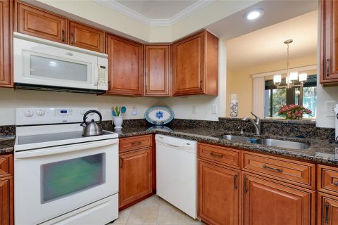 Condo in Venice, Florida, 2 bedrooms № 2142365 - photo 8