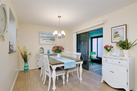 Condo in Venice, Florida, 2 bedrooms № 2142365 - photo 21
