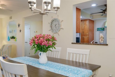Condo in Venice, Florida, 2 bedrooms № 2142365 - photo 24