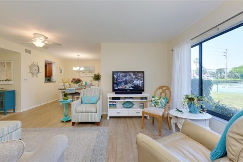 Condo in Venice, Florida, 2 bedrooms № 2142365 - photo 17