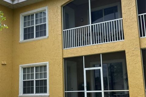 Condominio en venta en Land O' Lakes, Florida, 1 dormitorio, 69.68 m2 № 2098021 - foto 4