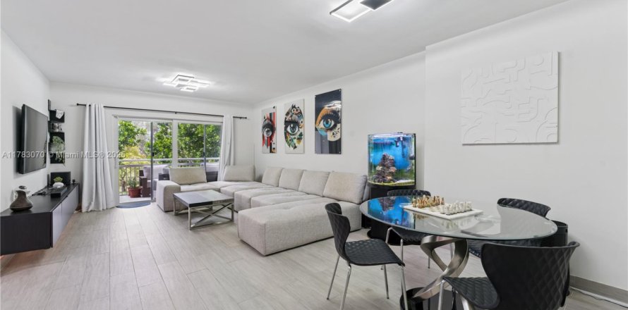 Condo in Hollywood, Florida, 2 bedrooms № 1958489