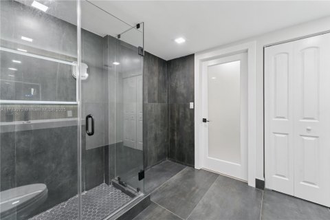 Condo in Hollywood, Florida, 2 bedrooms № 1958489 - photo 15